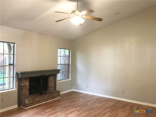 615 Burleson 4, San Marcos, TX 78666