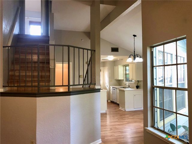 615 Burleson 4, San Marcos, TX 78666