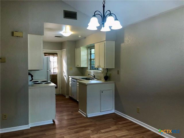 615 Burleson 4, San Marcos, TX 78666