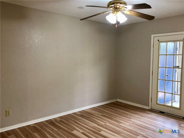 615 Burleson 4, San Marcos, TX 78666