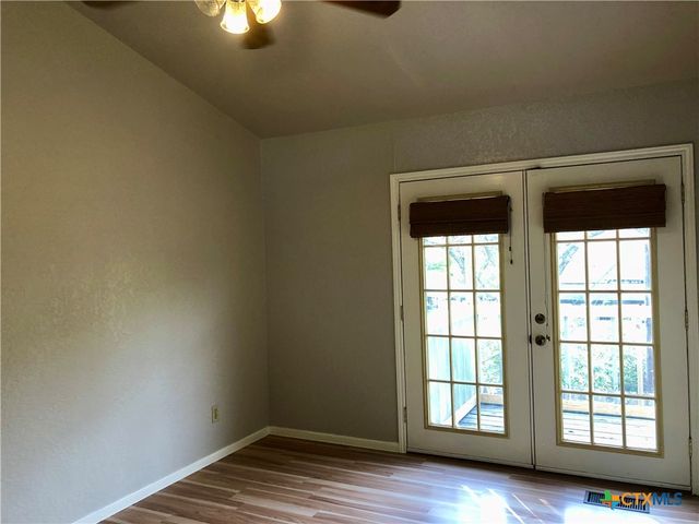615 Burleson 4, San Marcos, TX 78666