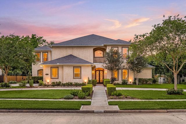 1711 Oak Shade Drive, Sugar Land, TX 77479