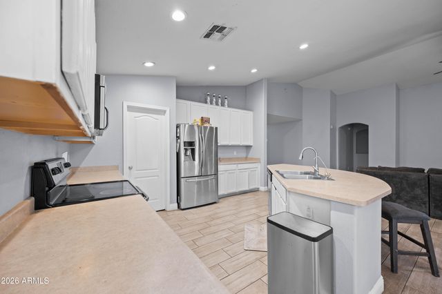 8526 W PRESTON Lane, Tolleson, AZ 85353