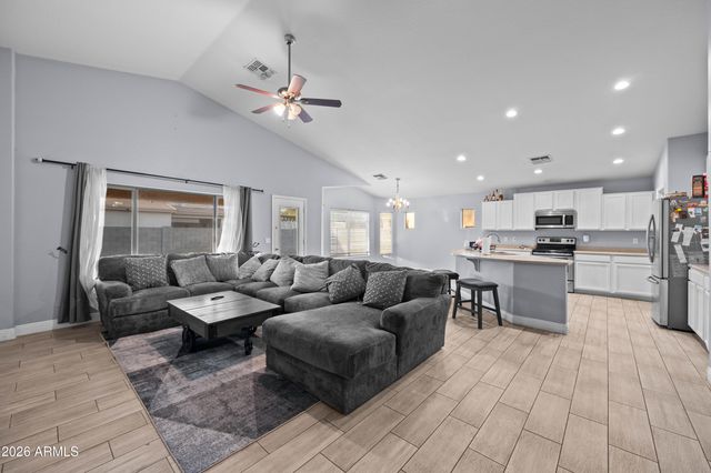 8526 W PRESTON Lane, Tolleson, AZ 85353