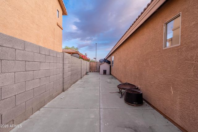 8526 W PRESTON Lane, Tolleson, AZ 85353