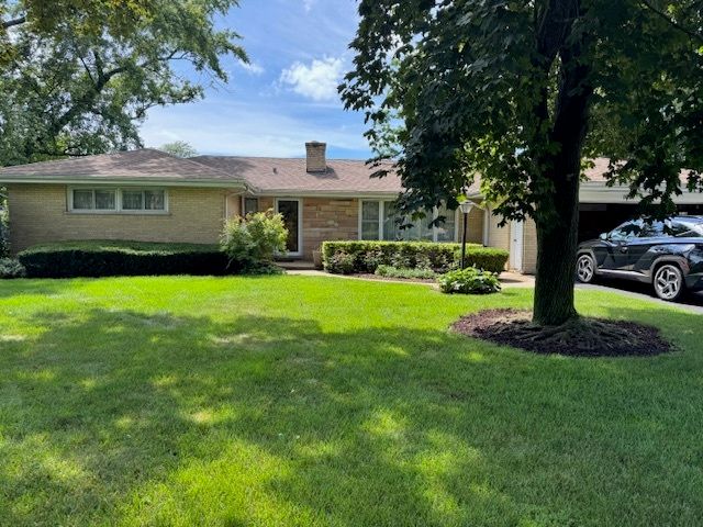 1014 N Elmhurst Road, Prospect Heights, IL 60070