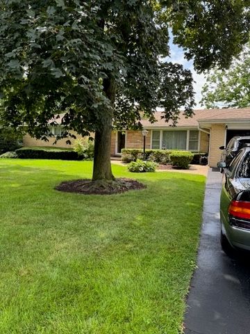 1014 N Elmhurst Road, Prospect Heights, IL 60070