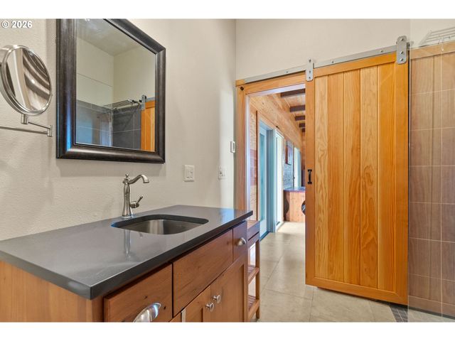 8810 Ne BLACKBURN Rd, Yamhill, OR 97148