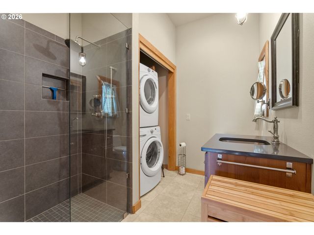 8810 Ne BLACKBURN Rd, Yamhill, OR 97148