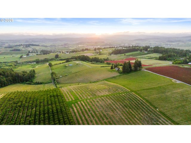 8810 Ne BLACKBURN Rd, Yamhill, OR 97148