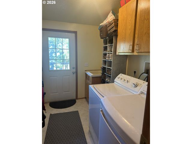8810 Ne BLACKBURN Rd, Yamhill, OR 97148