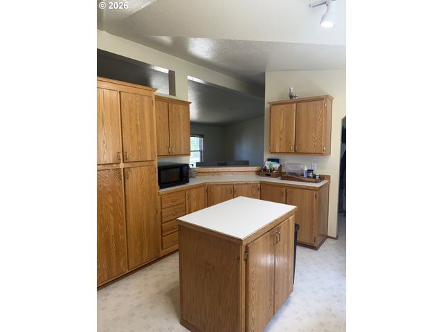 8810 Ne BLACKBURN Rd, Yamhill, OR 97148