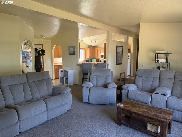8810 Ne BLACKBURN Rd, Yamhill, OR 97148