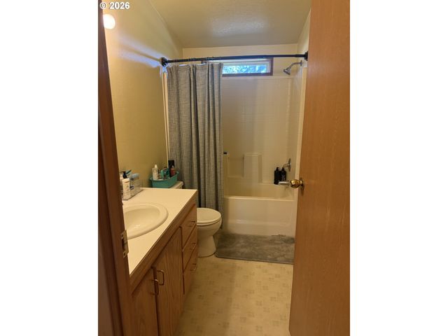 8810 Ne BLACKBURN Rd, Yamhill, OR 97148