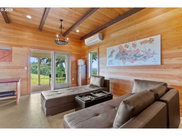 8810 Ne BLACKBURN Rd, Yamhill, OR 97148