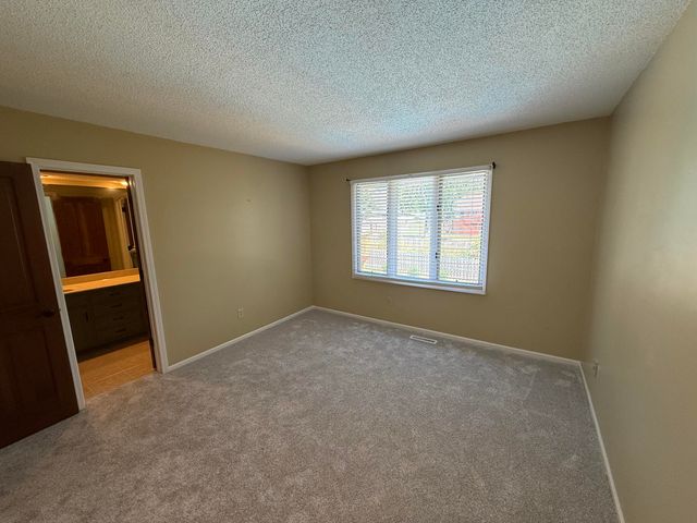 1921 E Nottingham Street, Springfield, MO 65804