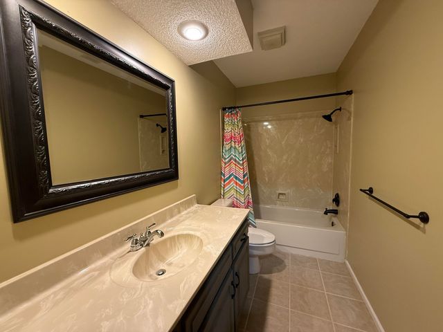 1921 E Nottingham Street, Springfield, MO 65804