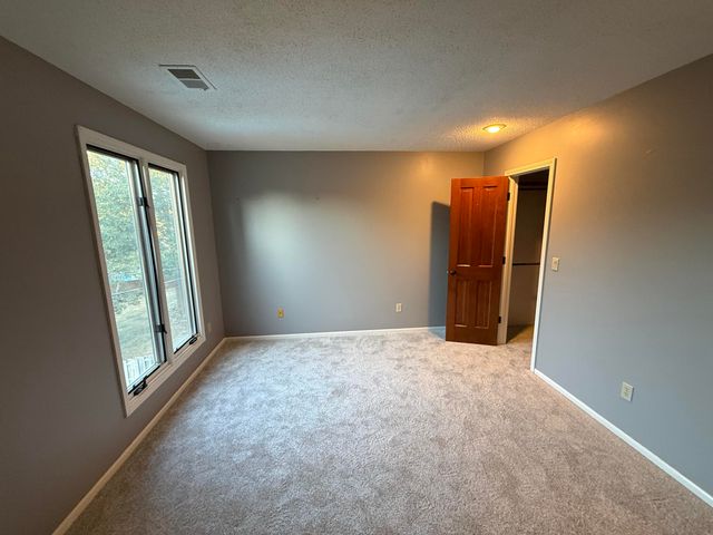 1921 E Nottingham Street, Springfield, MO 65804