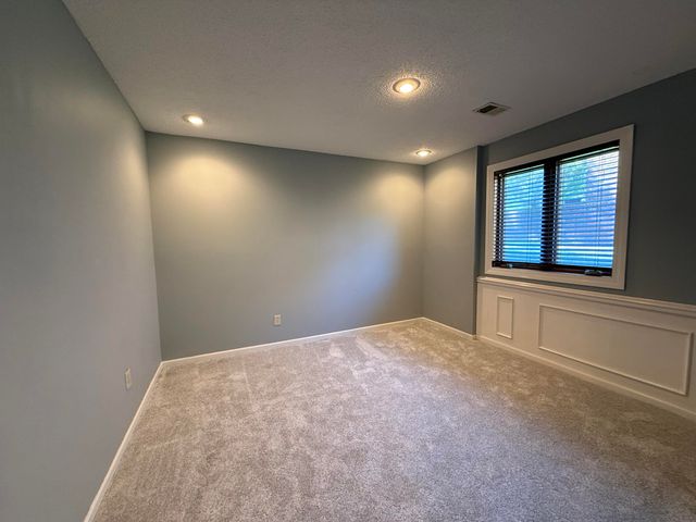 1921 E Nottingham Street, Springfield, MO 65804