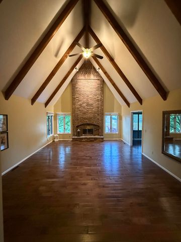1921 E Nottingham Street, Springfield, MO 65804