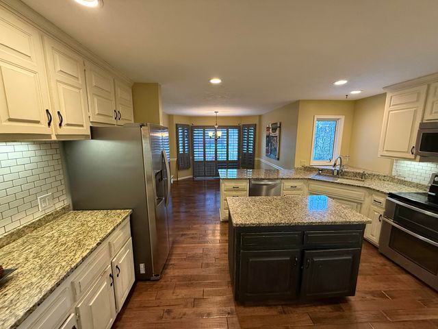 1921 E Nottingham Street, Springfield, MO 65804