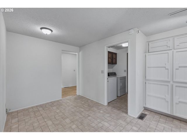 5633 FINCH Dr, Longview, WA 98632