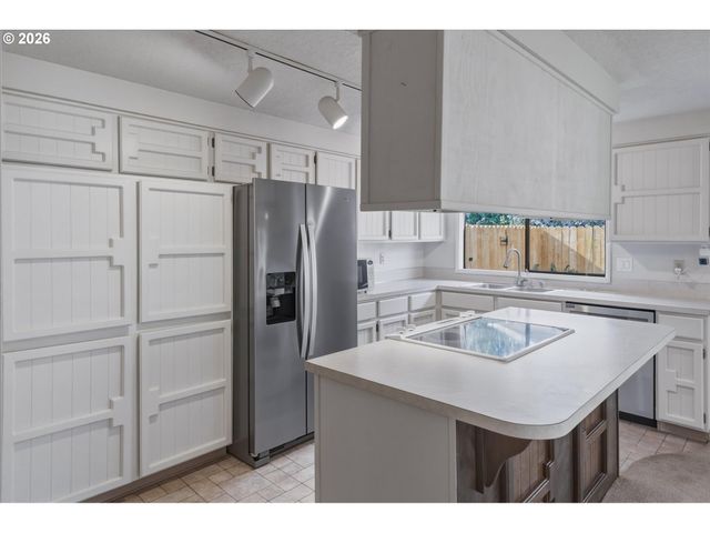 5633 FINCH Dr, Longview, WA 98632