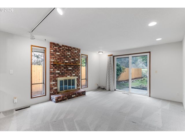 5633 FINCH Dr, Longview, WA 98632