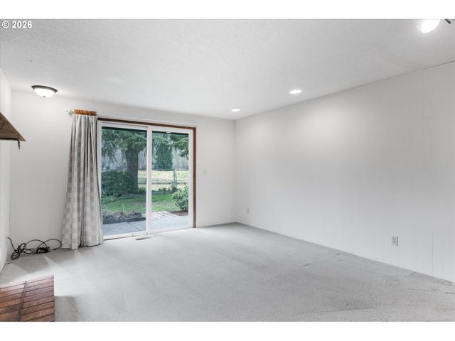 5633 FINCH Dr, Longview, WA 98632