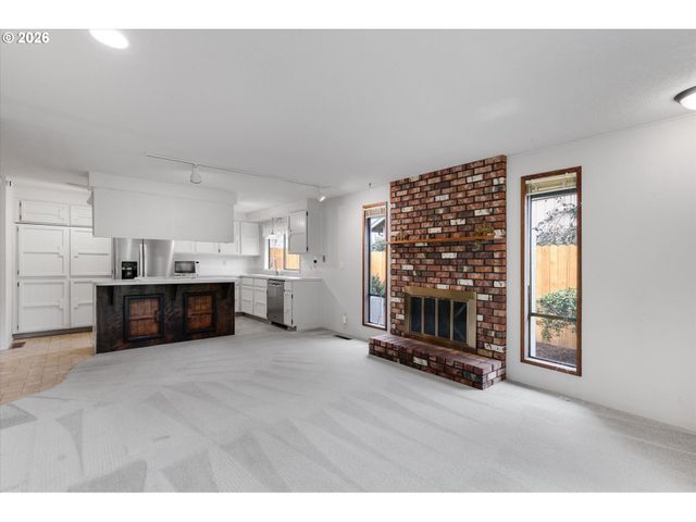 5633 FINCH Dr, Longview, WA 98632