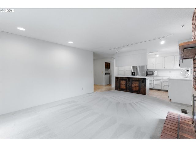 5633 FINCH Dr, Longview, WA 98632