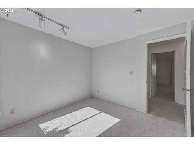 5633 FINCH Dr, Longview, WA 98632