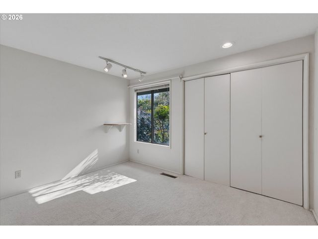 5633 FINCH Dr, Longview, WA 98632