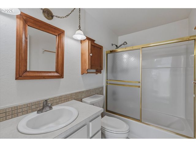 5633 FINCH Dr, Longview, WA 98632