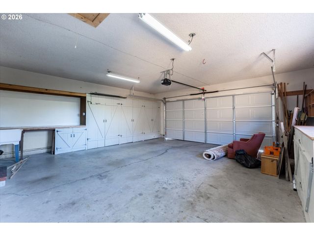 5633 FINCH Dr, Longview, WA 98632