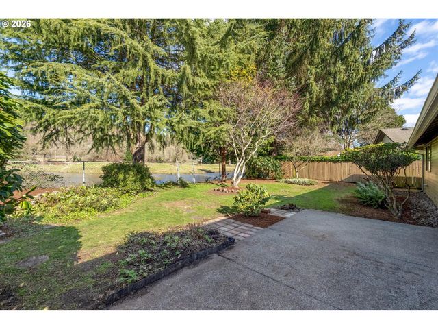 5633 FINCH Dr, Longview, WA 98632