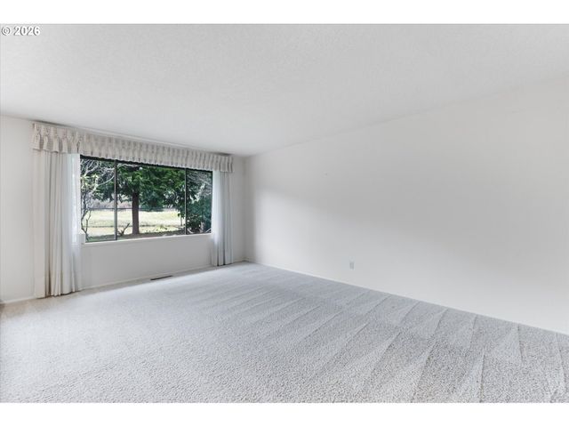 5633 FINCH Dr, Longview, WA 98632