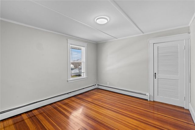 28 Island Avenue, East Providence, RI 02916