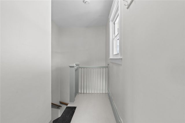 28 Island Avenue, East Providence, RI 02916