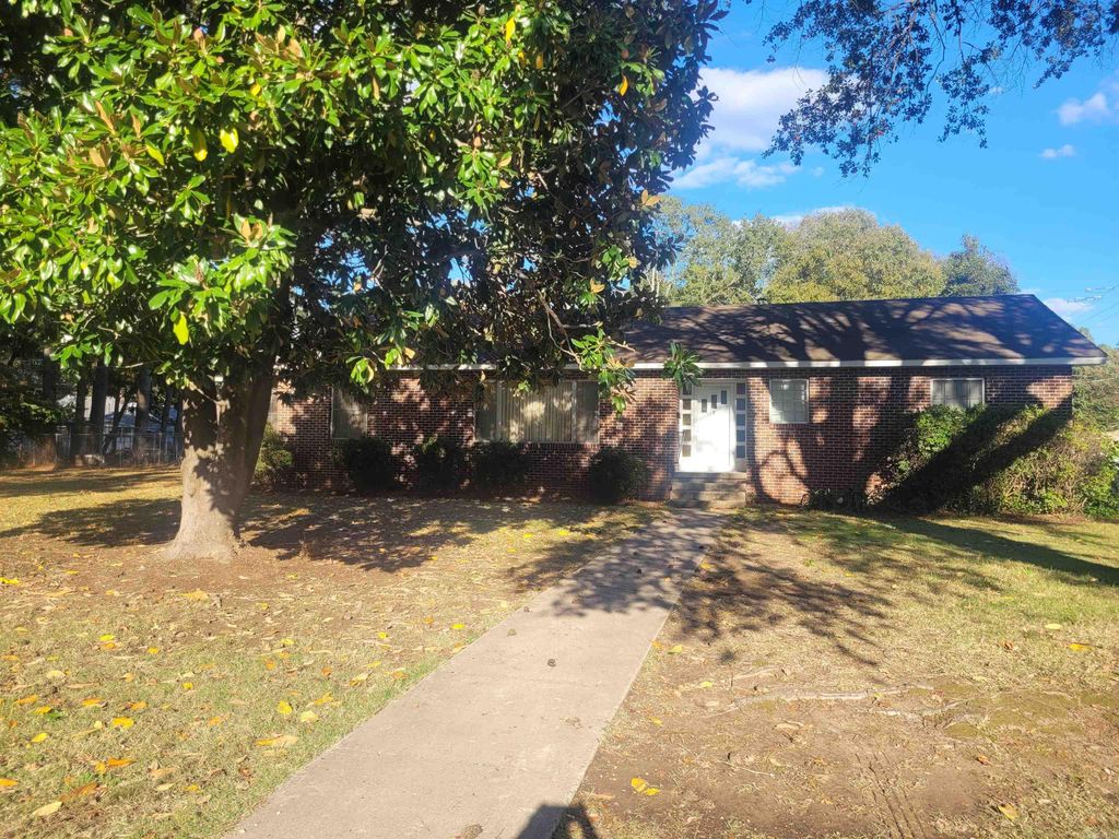 202 NE 4th Street, England, AR 72046