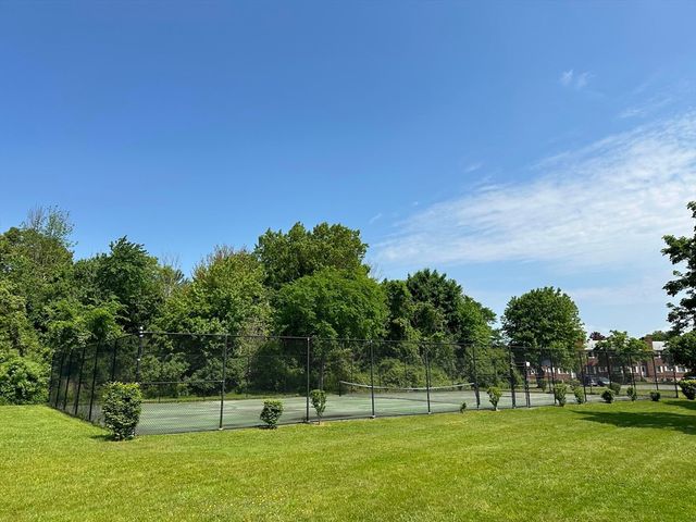 42 Bayberry Dr 1, Sharon, MA 02067