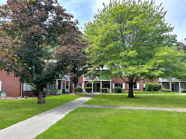 42 Bayberry Dr 1, Sharon, MA 02067