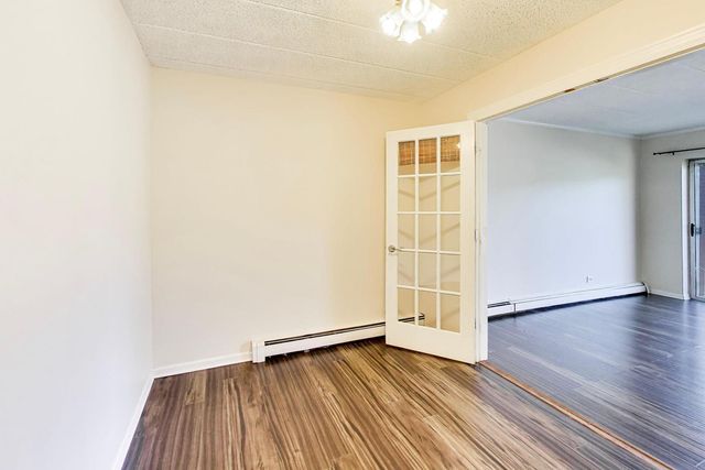 1056 N Mill Street 107, Naperville, IL 60563