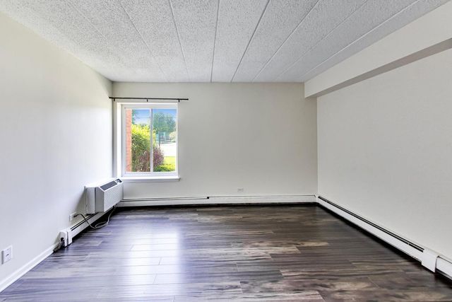 1056 N Mill Street 107, Naperville, IL 60563