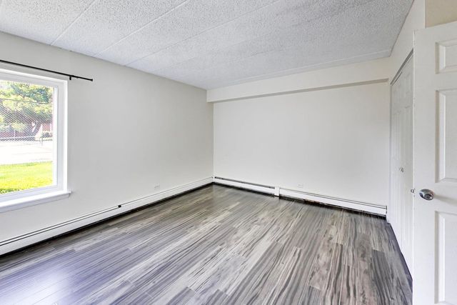 1056 N Mill Street 107, Naperville, IL 60563