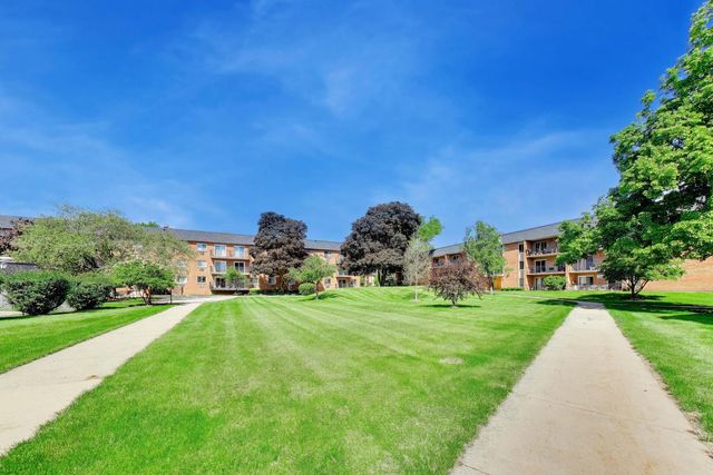 1056 N Mill Street 107, Naperville, IL 60563