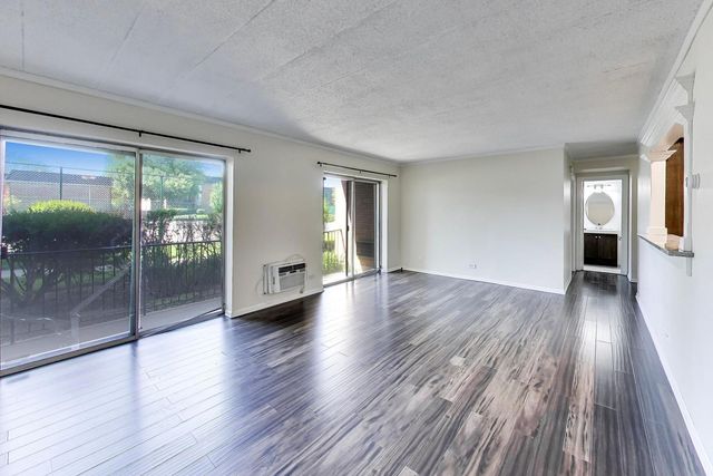 1056 N Mill Street 107, Naperville, IL 60563