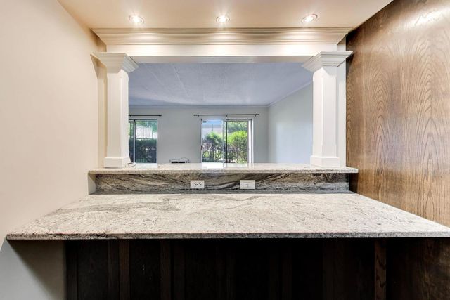 1056 N Mill Street 107, Naperville, IL 60563