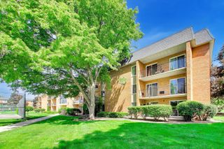 1056 N Mill Street 107, Naperville, IL 60563