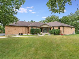 26223 W Highland Drive, Channahon, IL 60410